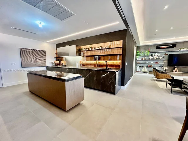 2301 Collins, Miami Beach FL 33139