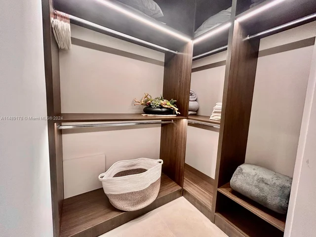 2301 Collins, Miami Beach FL 33139