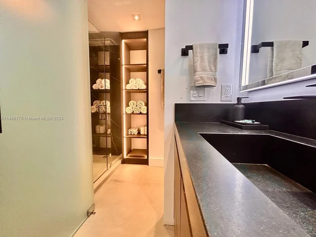 2301 Collins, Miami Beach FL 33139