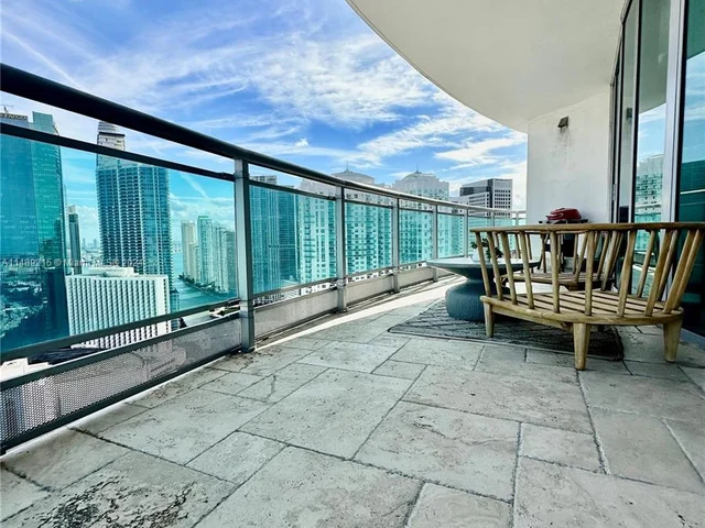 350 S Miami Ave # 3501, Miami FL 33130