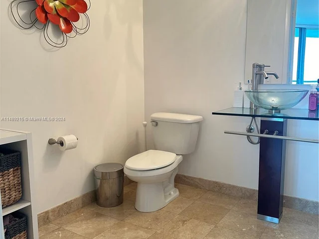 350 S Miami Ave # 3501, Miami FL 33130