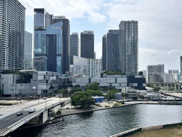 350 S Miami Ave # 3501, Miami FL 33130