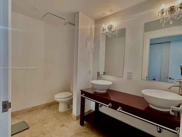 350 S Miami Ave # 3501, Miami FL 33130