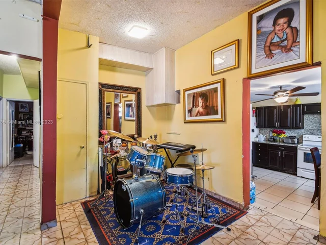 160 NW 122nd St, North Miami FL 33168