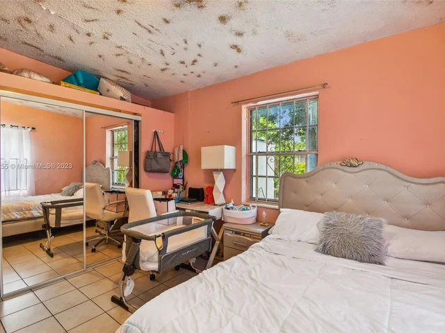 160 NW 122nd St, North Miami FL 33168