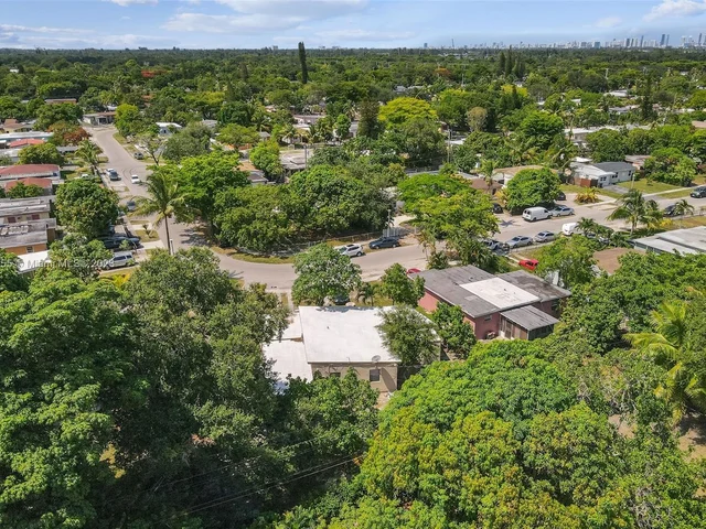 160 NW 122nd St, North Miami FL 33168