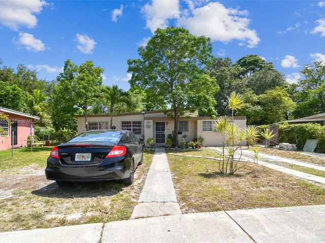 160 NW 122nd St, North Miami FL 33168