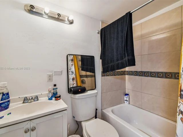 160 NW 122nd St, North Miami FL 33168