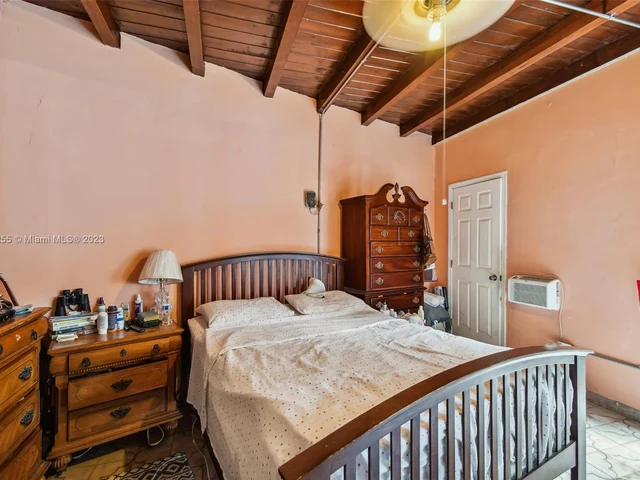 160 NW 122nd St, North Miami FL 33168