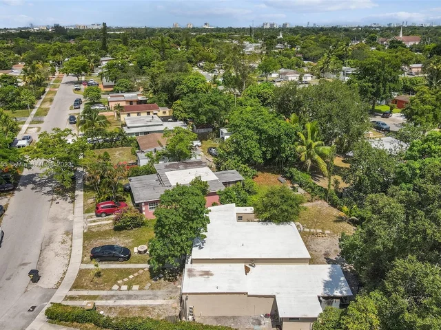 160 NW 122nd St, North Miami FL 33168