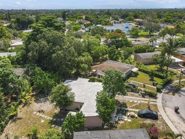 160 NW 122nd St, North Miami FL 33168