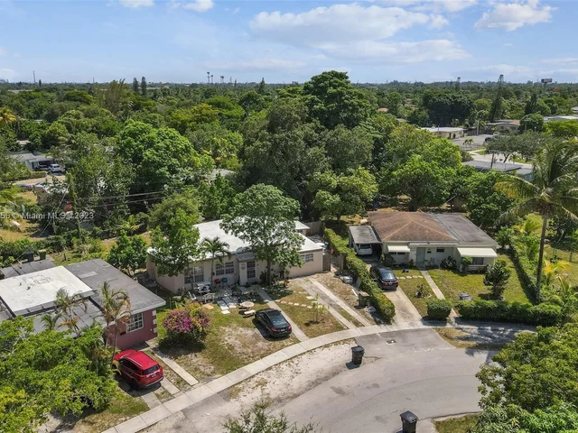 160 NW 122nd St, North Miami FL 33168