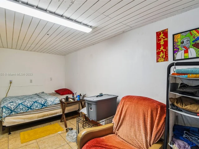 160 NW 122nd St, North Miami FL 33168