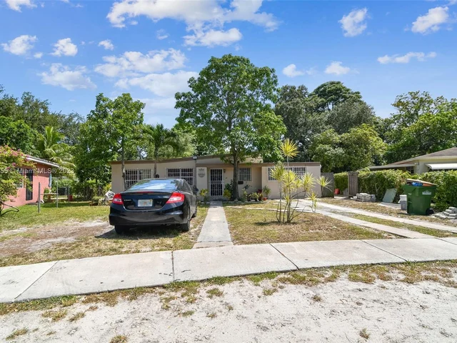 160 NW 122nd St, North Miami FL 33168