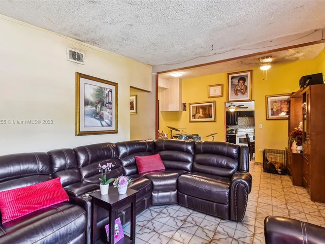 160 NW 122nd St, North Miami FL 33168