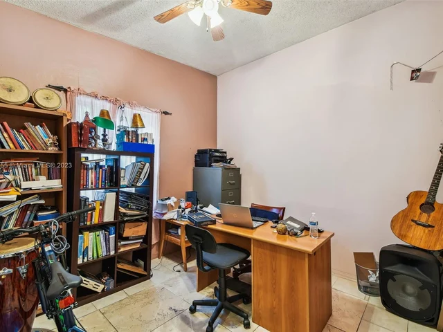 160 NW 122nd St, North Miami FL 33168