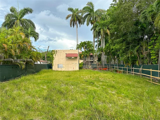 5838 Alton Rd, Miami Beach FL 33140