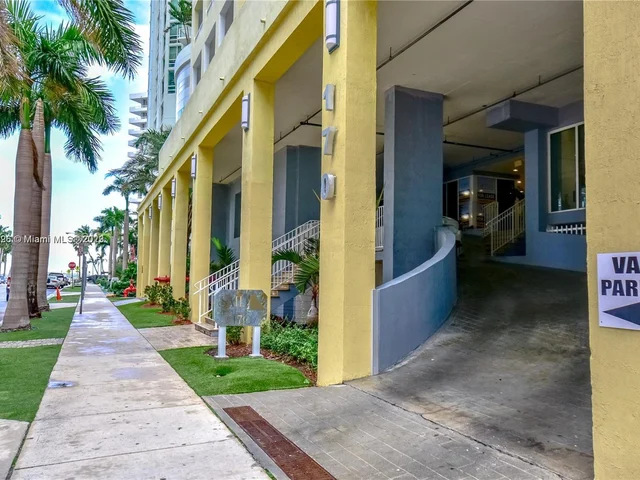 170 SE 14th St # 1807, Miami FL 33131