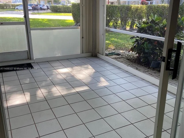 9238 Vineland Ct # G, Boca Raton FL 33496