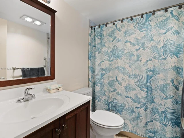 4100 Crystal Lake Dr # 109, Deerfield Beach FL 33064