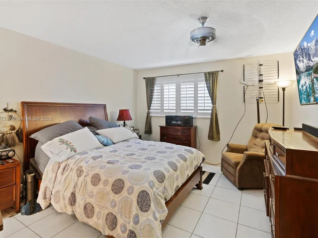 4100 Crystal Lake Dr # 109, Deerfield Beach FL 33064