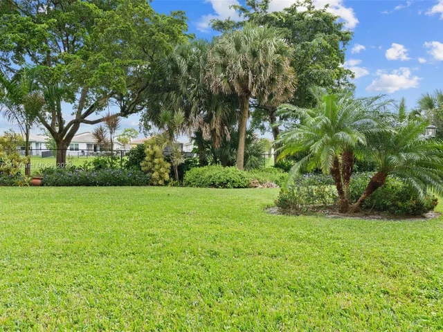 4100 Crystal Lake Dr # 109, Deerfield Beach FL 33064