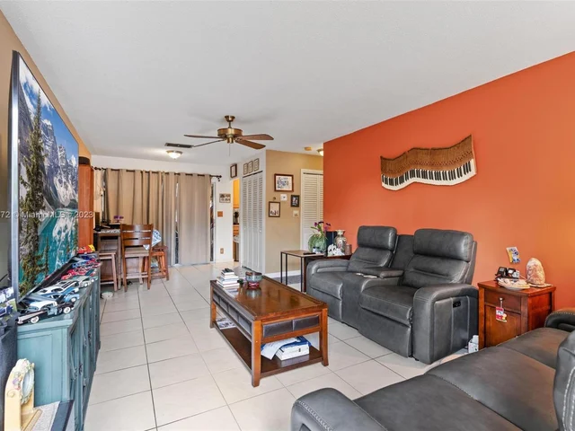 4100 Crystal Lake Dr # 109, Deerfield Beach FL 33064