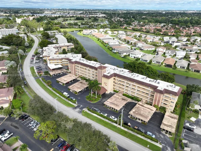 4100 Crystal Lake Dr # 109, Deerfield Beach FL 33064