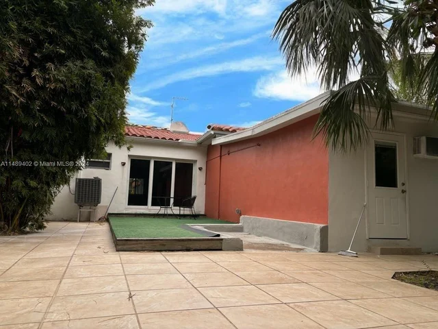 9324 Byron Ave, Surfside FL 33154