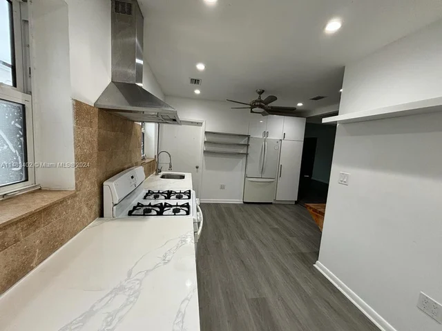 9324 Byron Ave, Surfside FL 33154