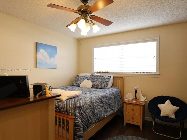 9315 SW 172nd Ter, Palmetto Bay FL 33157