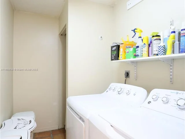 9315 SW 172nd Ter, Palmetto Bay FL 33157