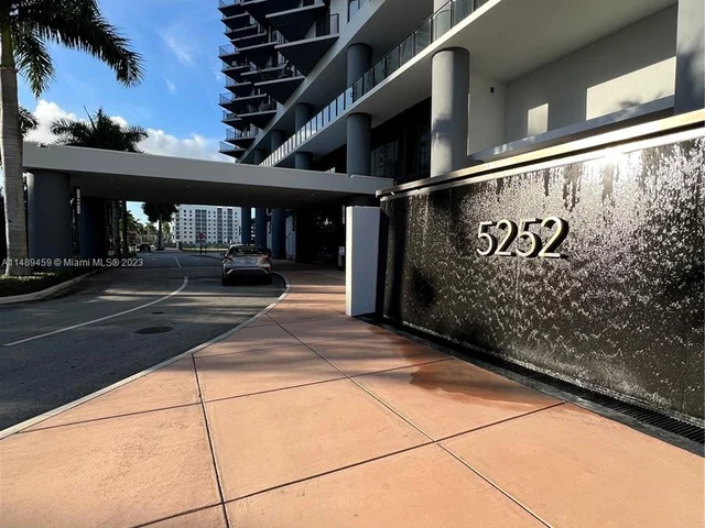 5252 NW 85th Ave # 2105, Doral FL 33166