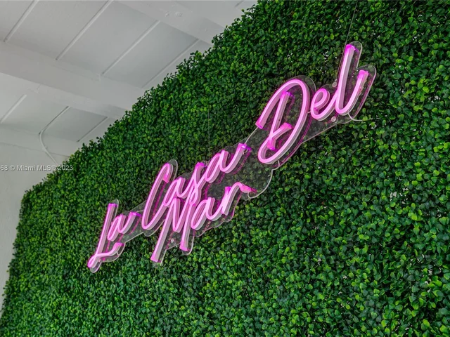 805 SW 22nd Ave, Fort Lauderdale FL 33312