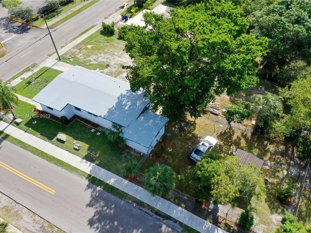 357 SW 1st Ter, Deerfield Beach FL 33441