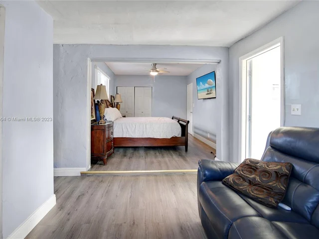 357 SW 1st Ter, Deerfield Beach FL 33441