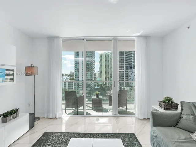 1155 Brickell Bay Dr # 903, Miami FL 33131