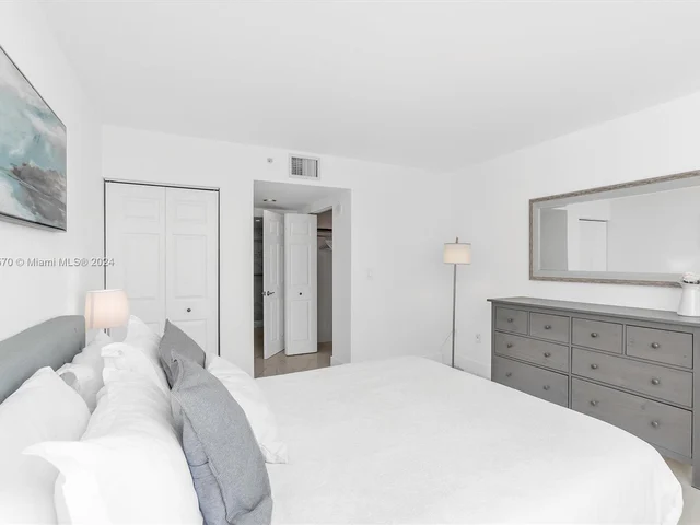 1155 Brickell Bay Dr # 903, Miami FL 33131