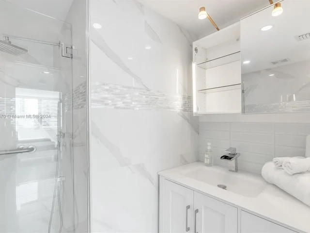 1155 Brickell Bay Dr # 903, Miami FL 33131