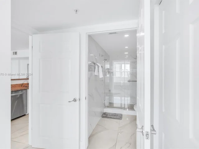 1155 Brickell Bay Dr # 903, Miami FL 33131