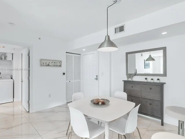 1155 Brickell Bay Dr # 903, Miami FL 33131