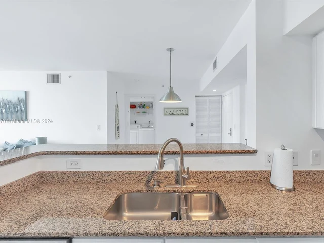 1155 Brickell Bay Dr # 903, Miami FL 33131