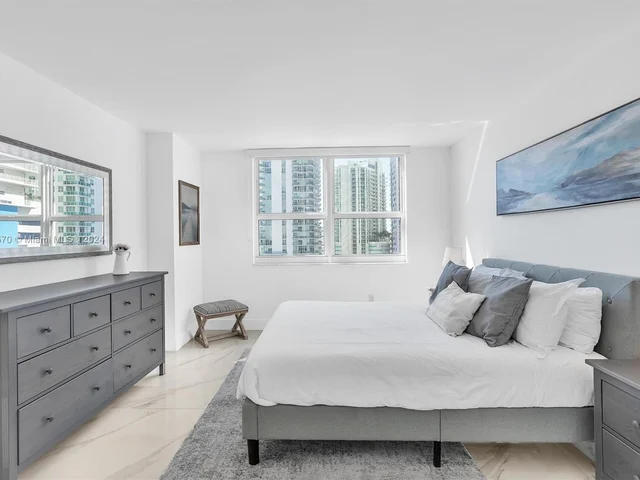 1155 Brickell Bay Dr # 903, Miami FL 33131