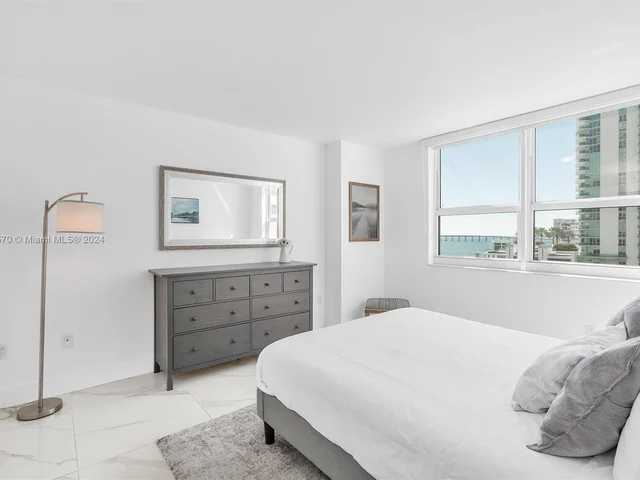 1155 Brickell Bay Dr # 903, Miami FL 33131