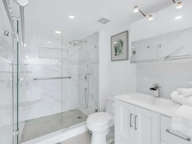 1155 Brickell Bay Dr # 903, Miami FL 33131