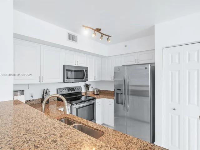 1155 Brickell Bay Dr # 903, Miami FL 33131