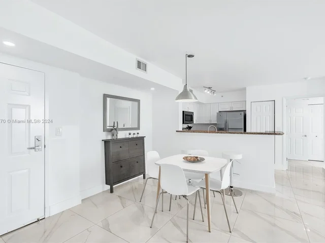 1155 Brickell Bay Dr # 903, Miami FL 33131