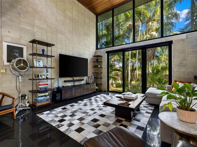 14560 NE 3rd Ct, Miami FL 33161