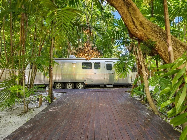 14560 NE 3rd Ct, Miami FL 33161