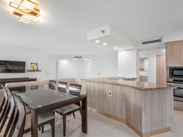 3300 NE 191st St # 313, Aventura FL 33180